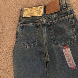 1 pair Levi's jeans